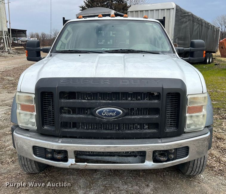 image for item DP2181 2008 Ford F550 Super Duty Crew Cab XL  Crew Cab flatbed pickup truck