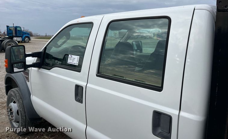 image for item DP2181 2008 Ford F550 Super Duty Crew Cab XL  Crew Cab flatbed pickup truck