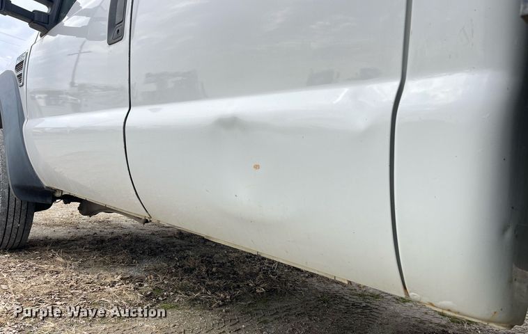 image for item DP2181 2008 Ford F550 Super Duty Crew Cab XL  Crew Cab flatbed pickup truck