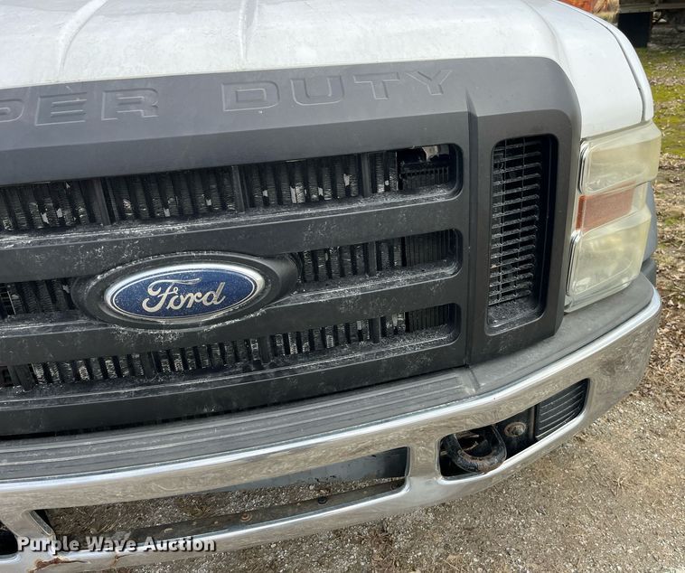 image for item DP2181 2008 Ford F550 Super Duty Crew Cab XL  Crew Cab flatbed pickup truck