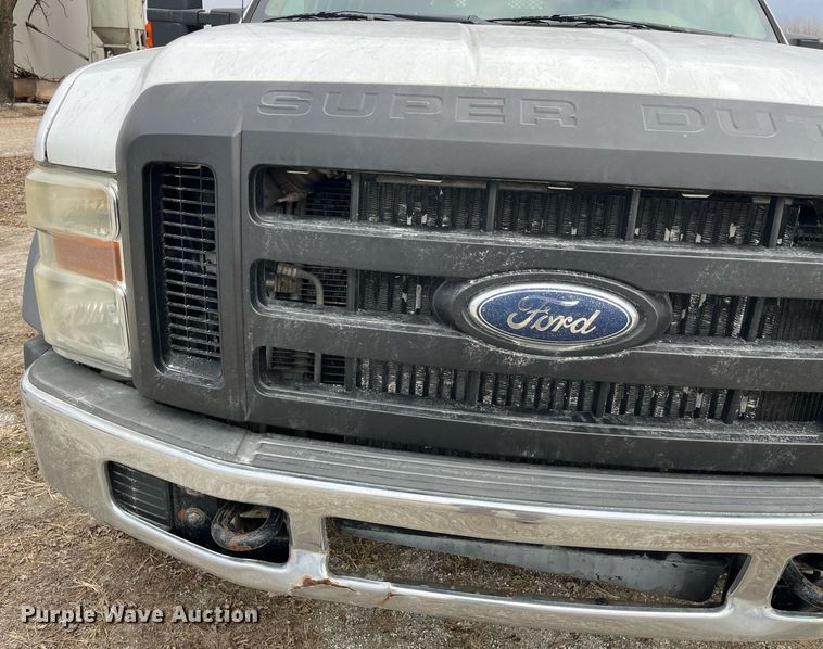 image for item DP2181 2008 Ford F550 Super Duty Crew Cab XL  Crew Cab flatbed pickup truck