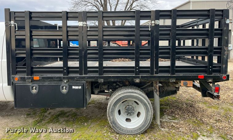 image for item DP2181 2008 Ford F550 Super Duty Crew Cab XL  Crew Cab flatbed pickup truck