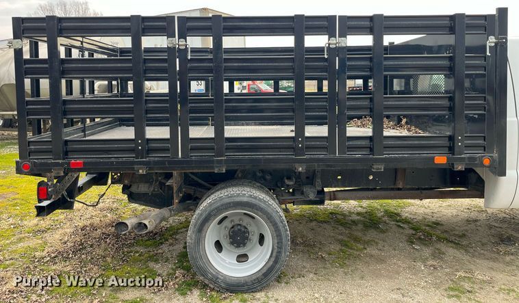 image for item DP2181 2008 Ford F550 Super Duty Crew Cab XL  Crew Cab flatbed pickup truck