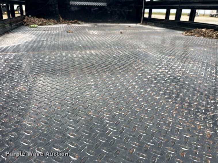 image for item DP2181 2008 Ford F550 Super Duty Crew Cab XL  Crew Cab flatbed pickup truck