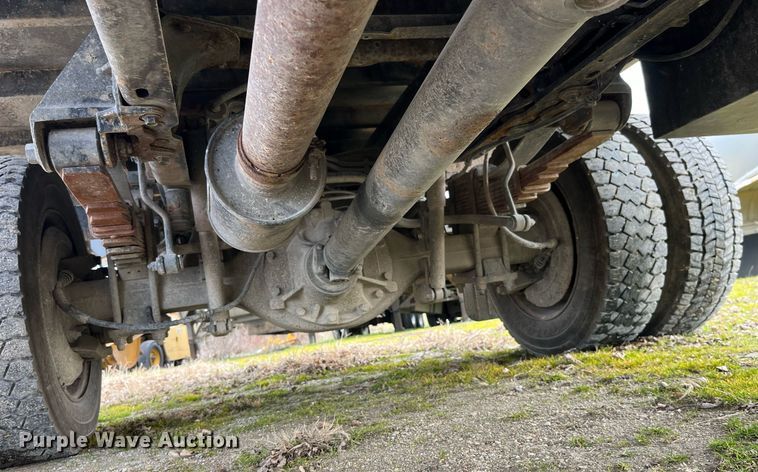 image for item DP2181 2008 Ford F550 Super Duty Crew Cab XL  Crew Cab flatbed pickup truck