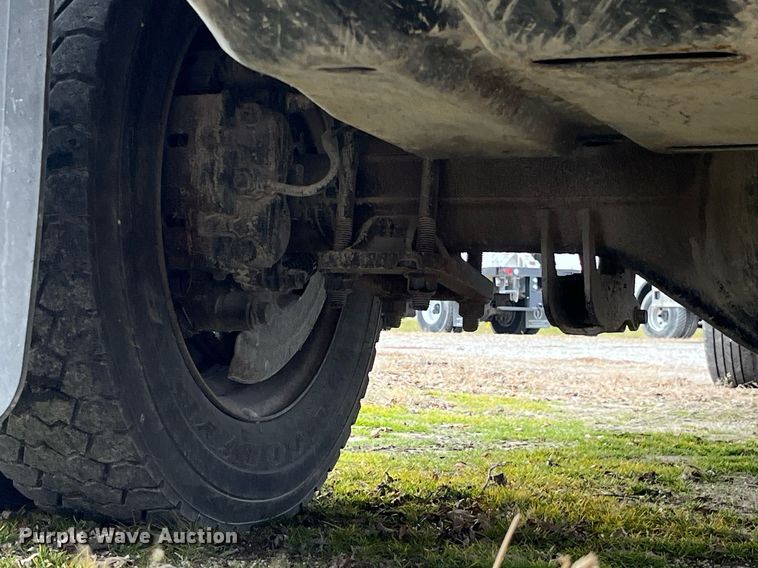 image for item DP2181 2008 Ford F550 Super Duty Crew Cab XL  Crew Cab flatbed pickup truck