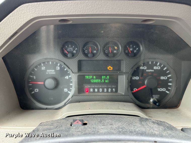 image for item DP2181 2008 Ford F550 Super Duty Crew Cab XL  Crew Cab flatbed pickup truck