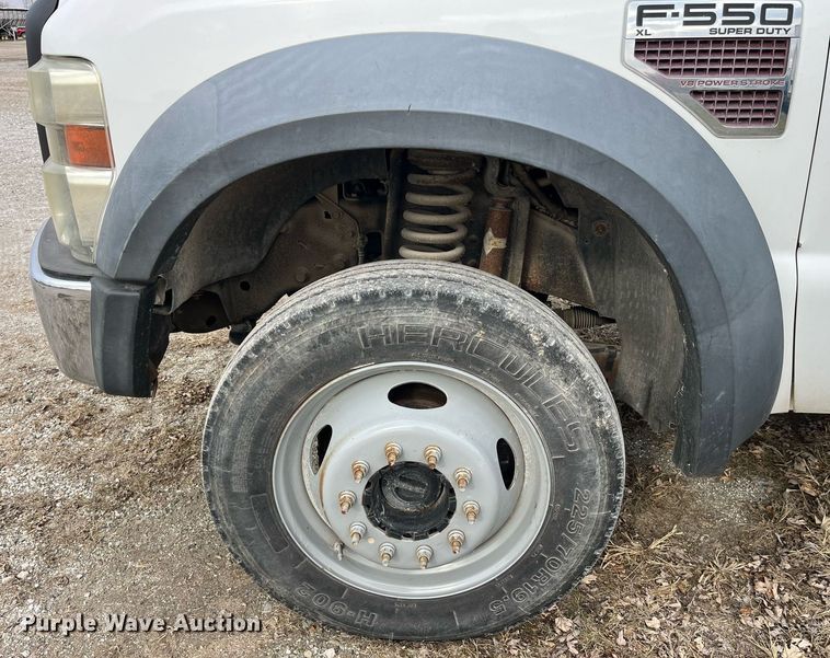 image for item DP2181 2008 Ford F550 Super Duty Crew Cab XL  Crew Cab flatbed pickup truck