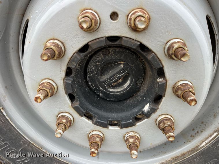 image for item DP2181 2008 Ford F550 Super Duty Crew Cab XL  Crew Cab flatbed pickup truck