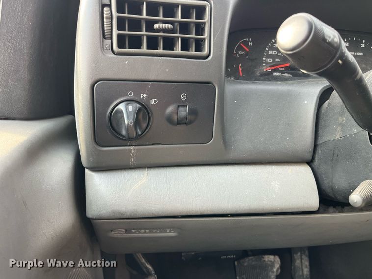 image for item DP2183 2003 Ford F550 Super Duty XL  rescue vehicle