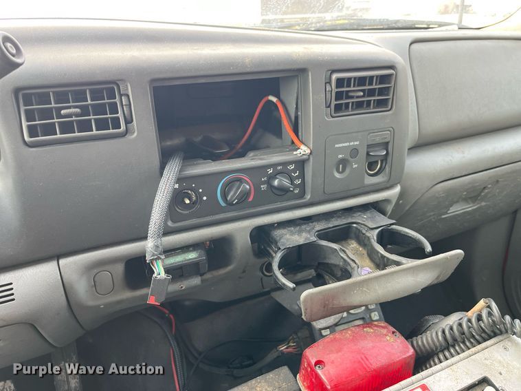 image for item DP2183 2003 Ford F550 Super Duty XL  rescue vehicle