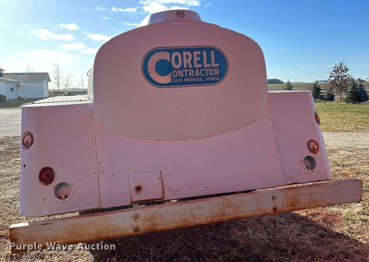 image for item DQ1073 Fuel trailer