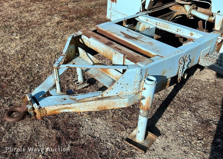 image for item DQ1073 Fuel trailer