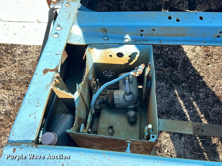 image for item DQ1073 Fuel trailer