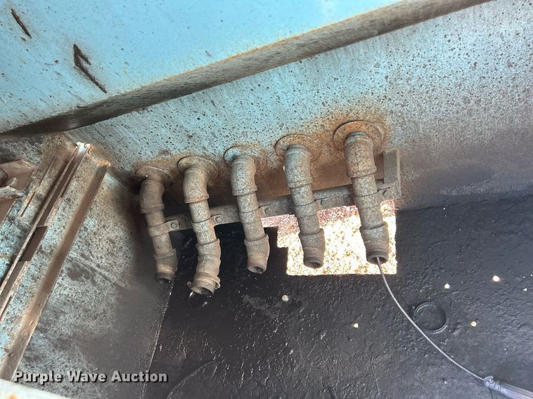 image for item DQ1073 Fuel trailer