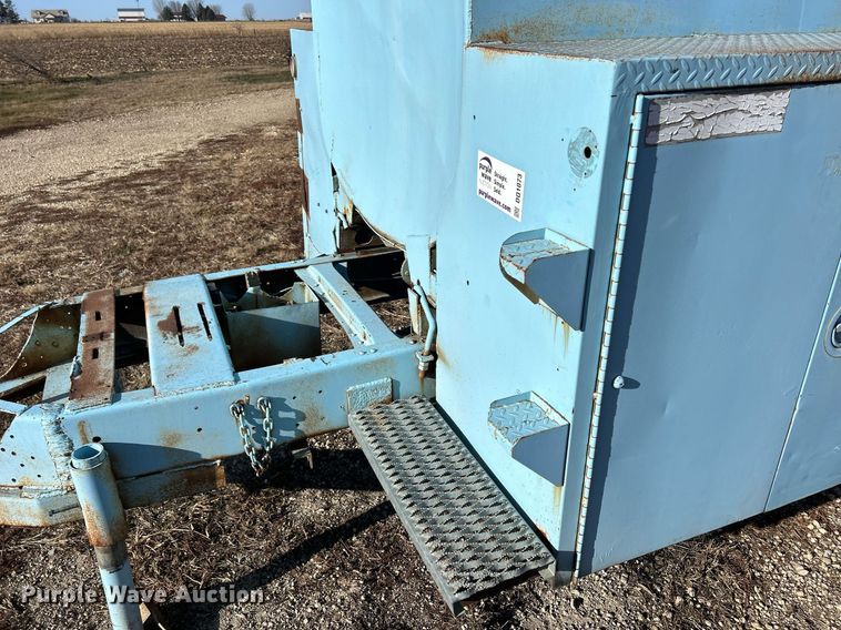 image for item DQ1073 Fuel trailer