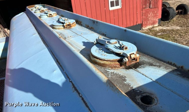 image for item DQ1073 Fuel trailer