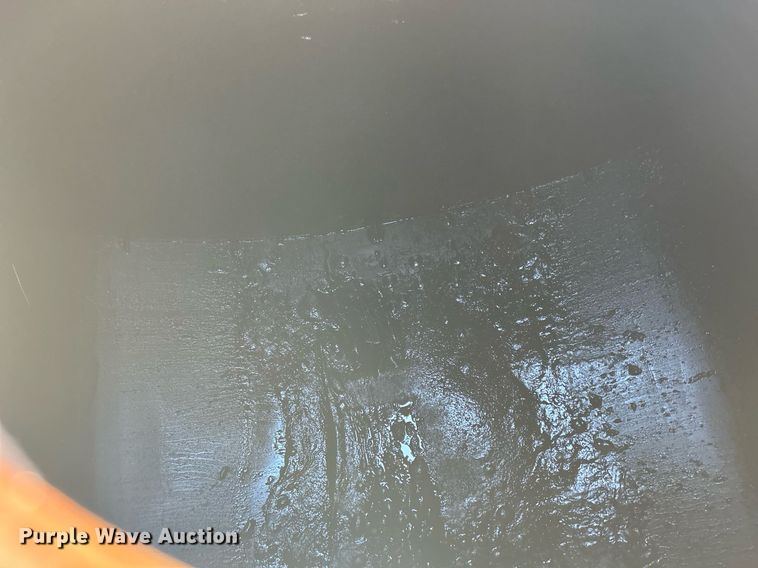 image for item DQ1073 Fuel trailer