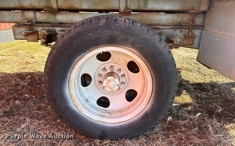 image for item DQ1073 Fuel trailer