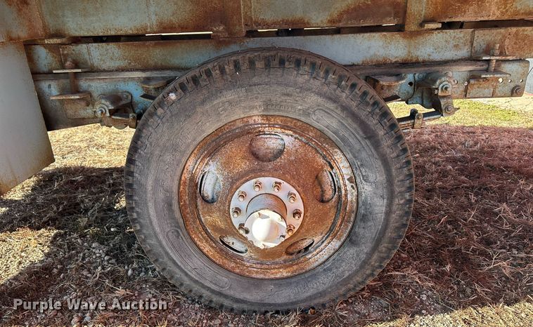 image for item DQ1073 Fuel trailer