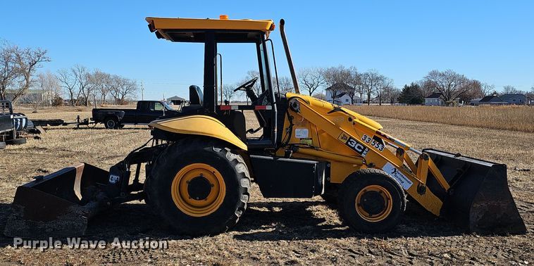 image for item DQ8529 2007 JCB 3CLL  landscape tractor