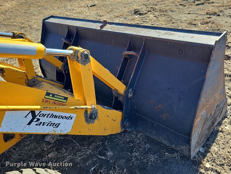 image for item DQ8529 2007 JCB 3CLL  landscape tractor