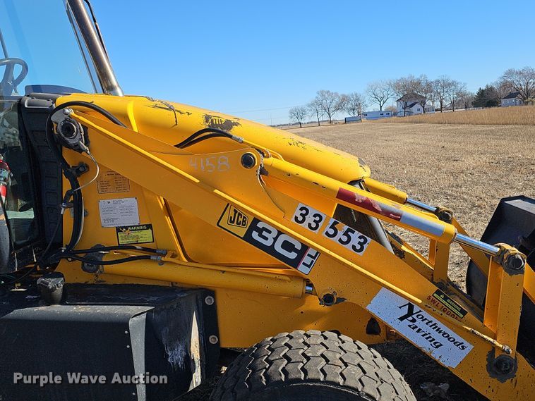 image for item DQ8529 2007 JCB 3CLL  landscape tractor