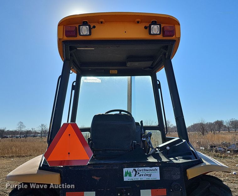 image for item DQ8529 2007 JCB 3CLL  landscape tractor