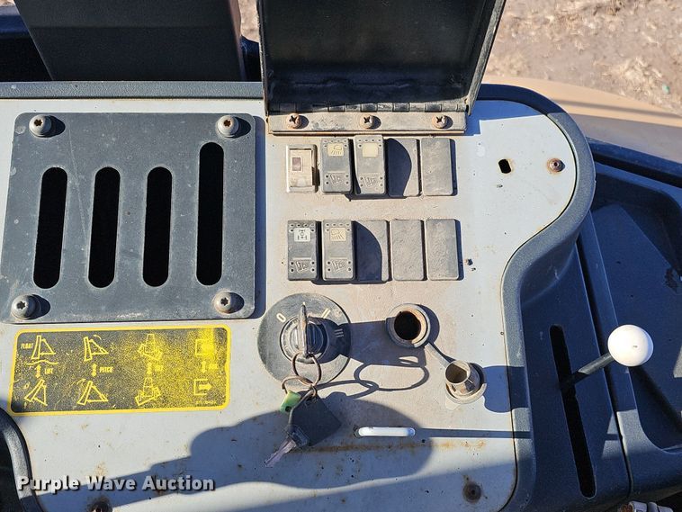 image for item DQ8529 2007 JCB 3CLL  landscape tractor