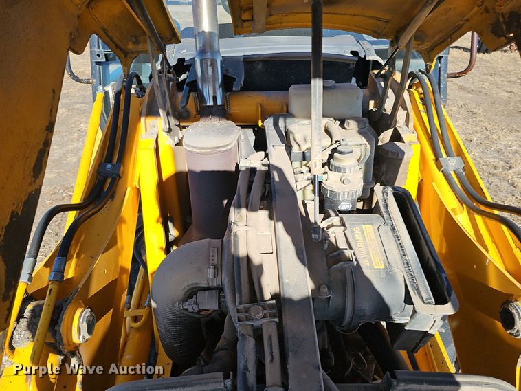 image for item DQ8529 2007 JCB 3CLL  landscape tractor