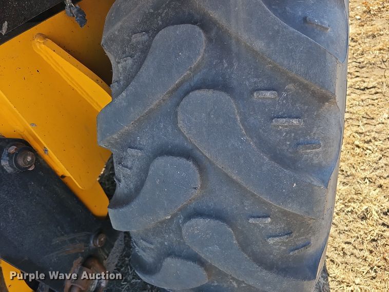 image for item DQ8529 2007 JCB 3CLL  landscape tractor