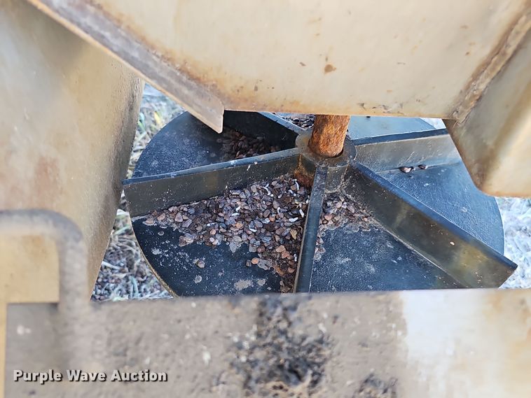 image for item DQ8531 Swenson  spreader