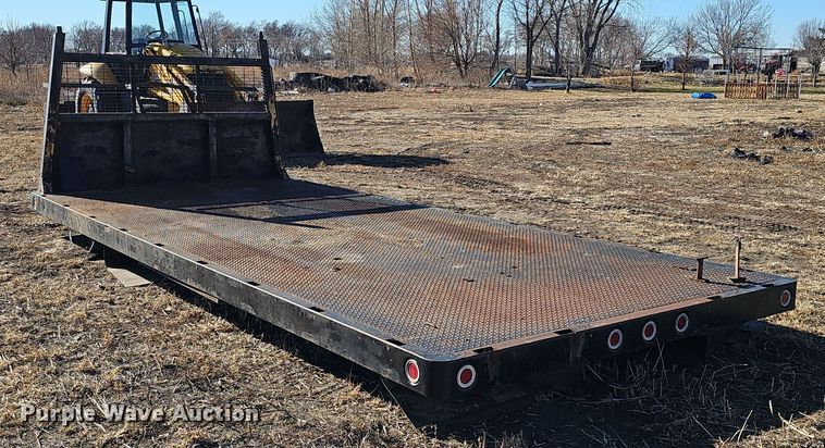image for item DQ8544 Flatbed