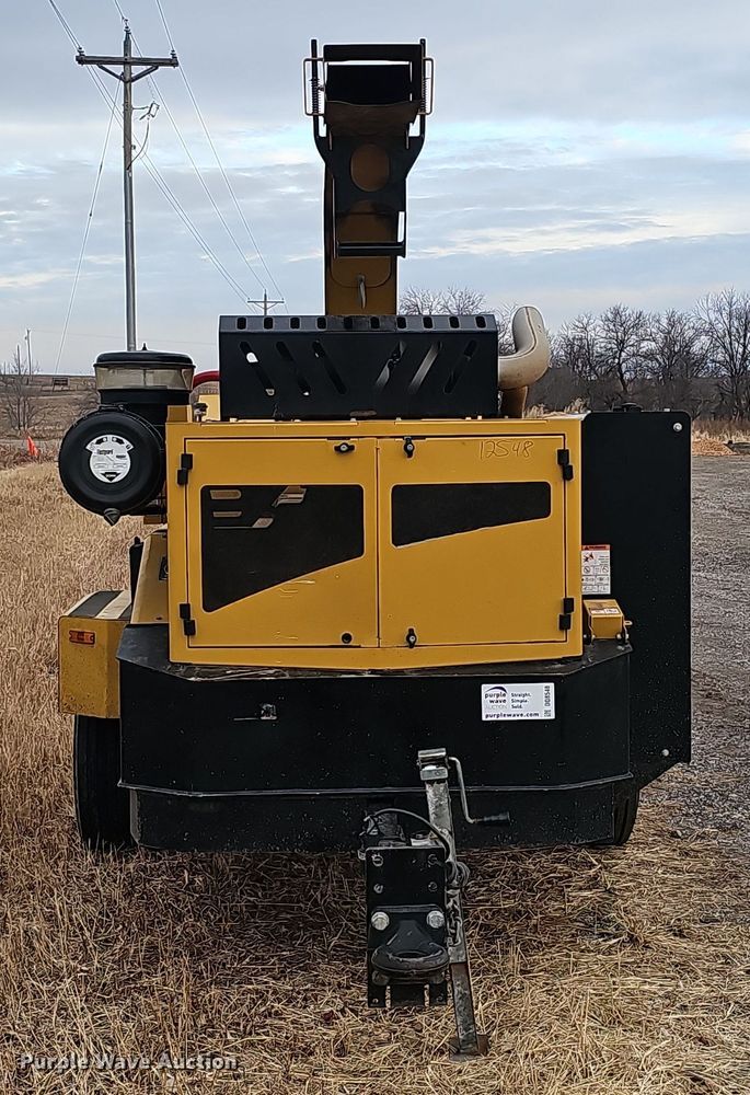 image for item DQ8548 2022 Vermeer BC1500  wood chipper