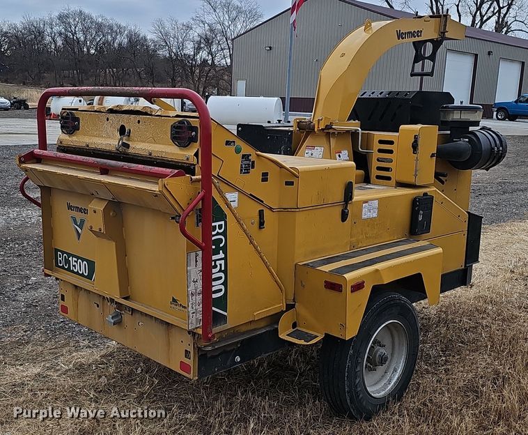 image for item DQ8548 2022 Vermeer BC1500  wood chipper