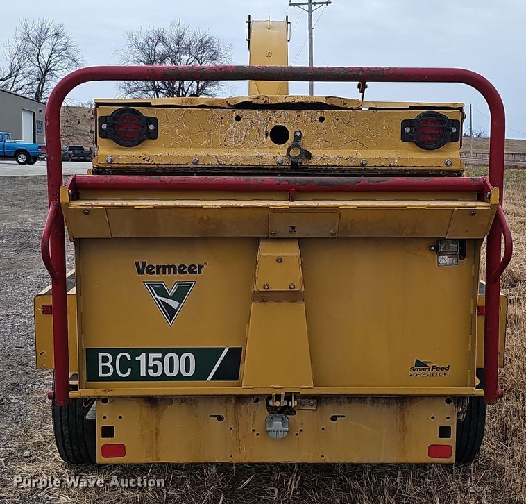 image for item DQ8548 2022 Vermeer BC1500  wood chipper