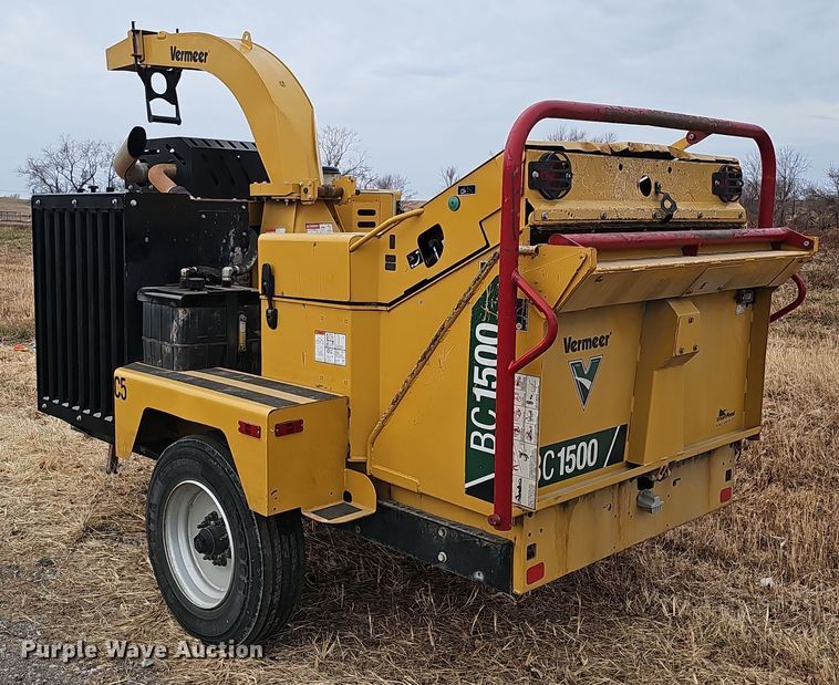 image for item DQ8548 2022 Vermeer BC1500  wood chipper