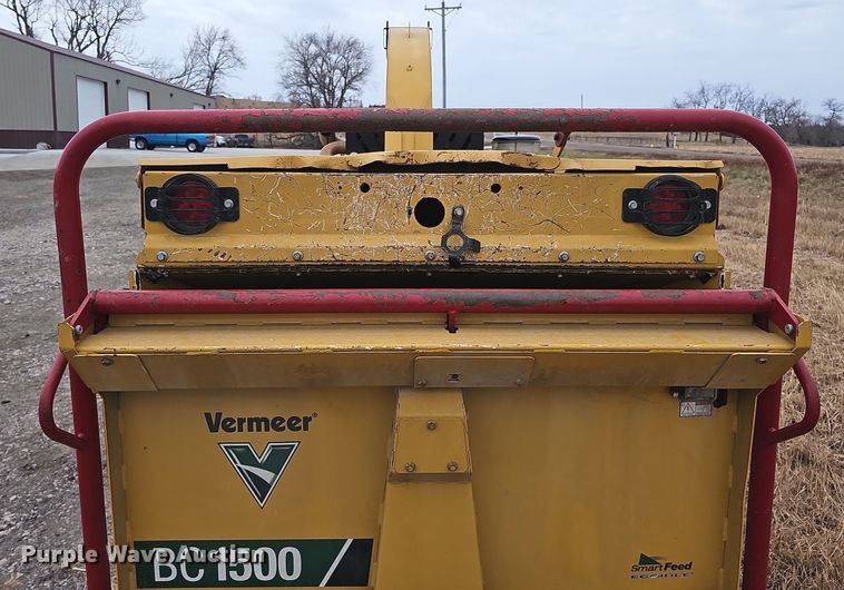 image for item DQ8548 2022 Vermeer BC1500  wood chipper