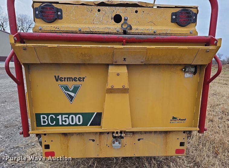 image for item DQ8548 2022 Vermeer BC1500  wood chipper