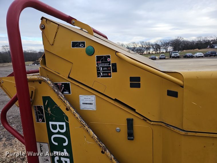 image for item DQ8548 2022 Vermeer BC1500  wood chipper