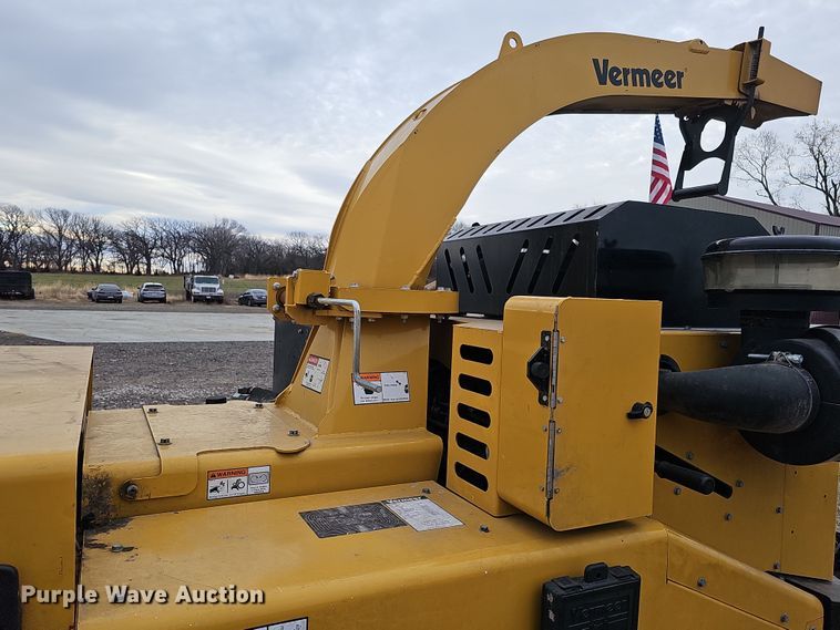 image for item DQ8548 2022 Vermeer BC1500  wood chipper
