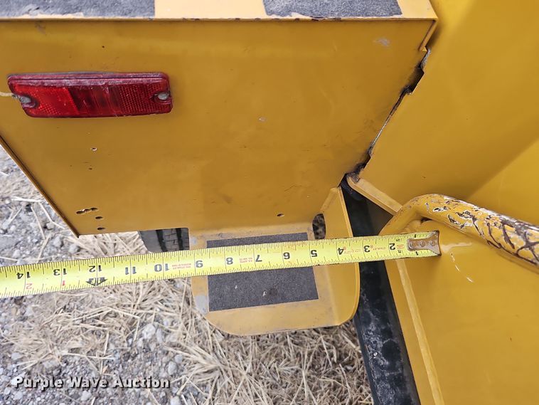 image for item DQ8548 2022 Vermeer BC1500  wood chipper