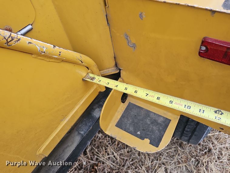 image for item DQ8548 2022 Vermeer BC1500  wood chipper