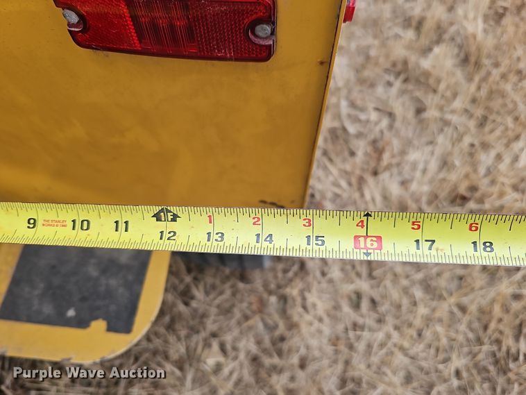 image for item DQ8548 2022 Vermeer BC1500  wood chipper