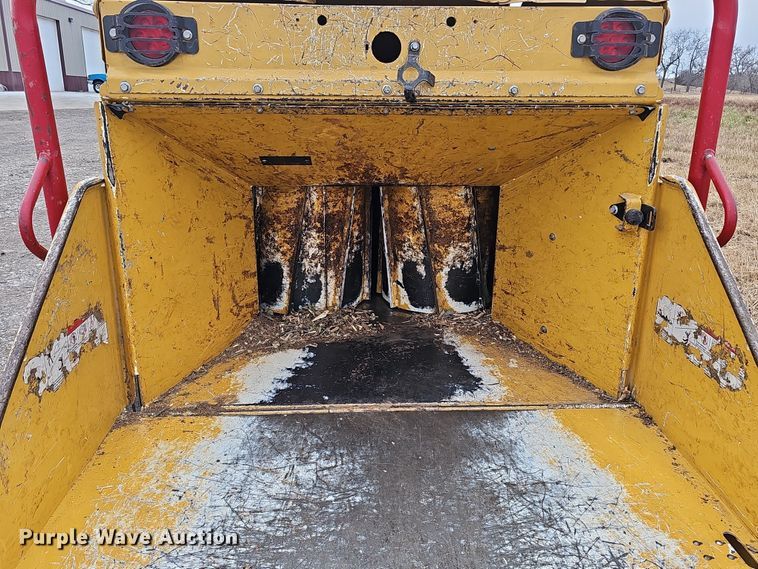 image for item DQ8548 2022 Vermeer BC1500  wood chipper