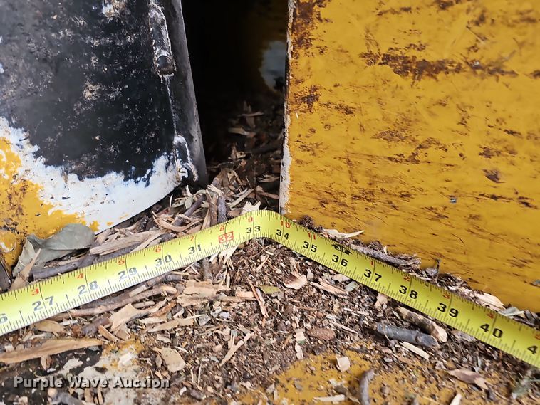 image for item DQ8548 2022 Vermeer BC1500  wood chipper