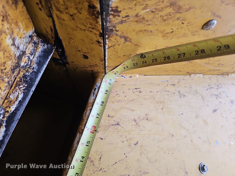 image for item DQ8548 2022 Vermeer BC1500  wood chipper