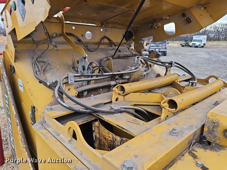 image for item DQ8548 2022 Vermeer BC1500  wood chipper