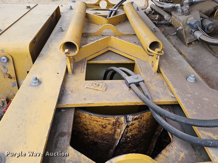 image for item DQ8548 2022 Vermeer BC1500  wood chipper