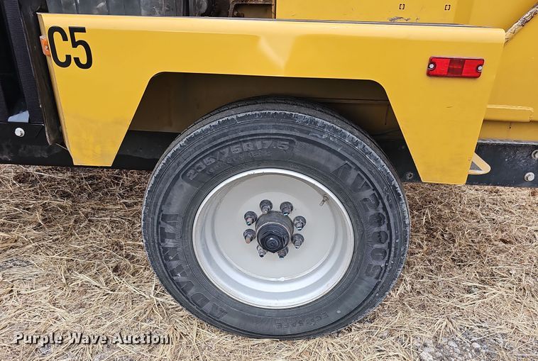 image for item DQ8548 2022 Vermeer BC1500  wood chipper